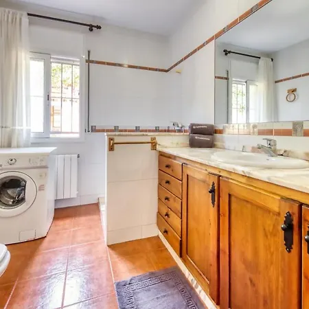Sleeps 15 Pool Air Con Wifi וילה *