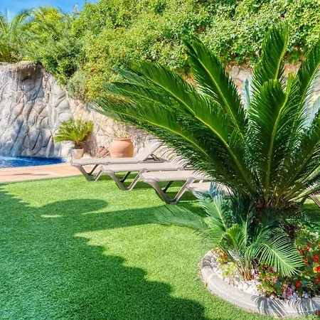 Sleeps 15 Pool Air Con Wifi *