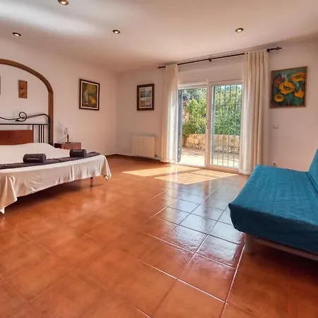 Villa Sleeps 15 Pool Air Con Wifi *