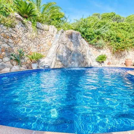 Villa Sleeps 15 Pool Air Con Wifi *